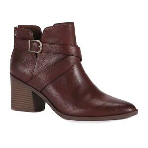 NEW Frye &‎ Co Womens booties Pembrooke Redwood Stacked Heel Boots